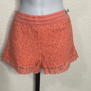 128- BreezeOver NWOT Peach Color Crochet Shorts, Size Medium